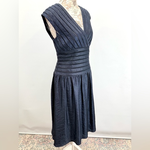 ADRIANNA PAPELL Deep navy imprint sheer stripe double V Midi Dress size 12 - Picture 5 of 14